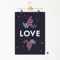 PLAKAT Z NAPISEM "LOVE"